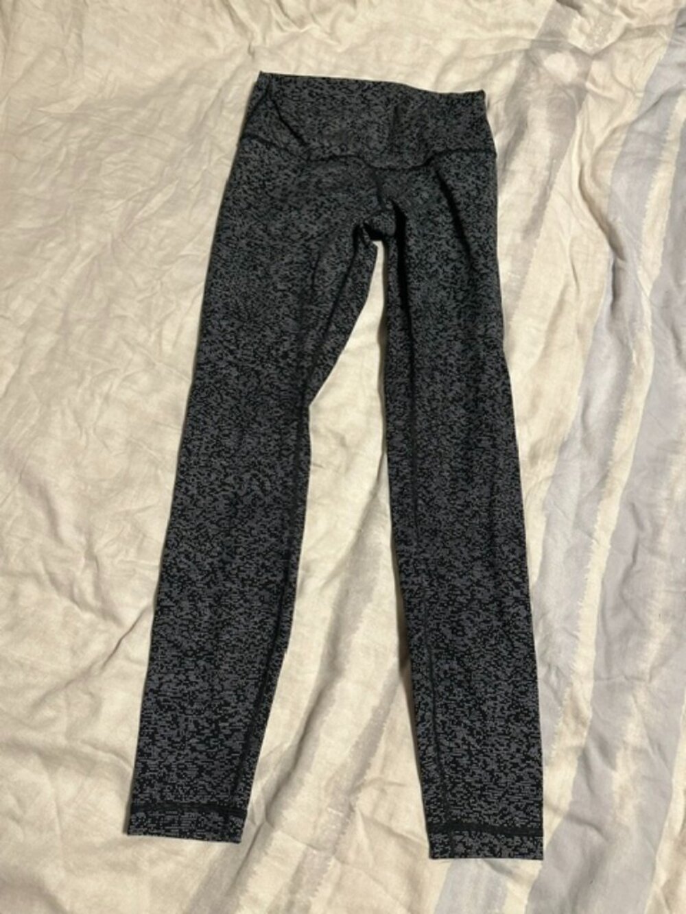 Lululemon size 8 HR WUnder under leggings